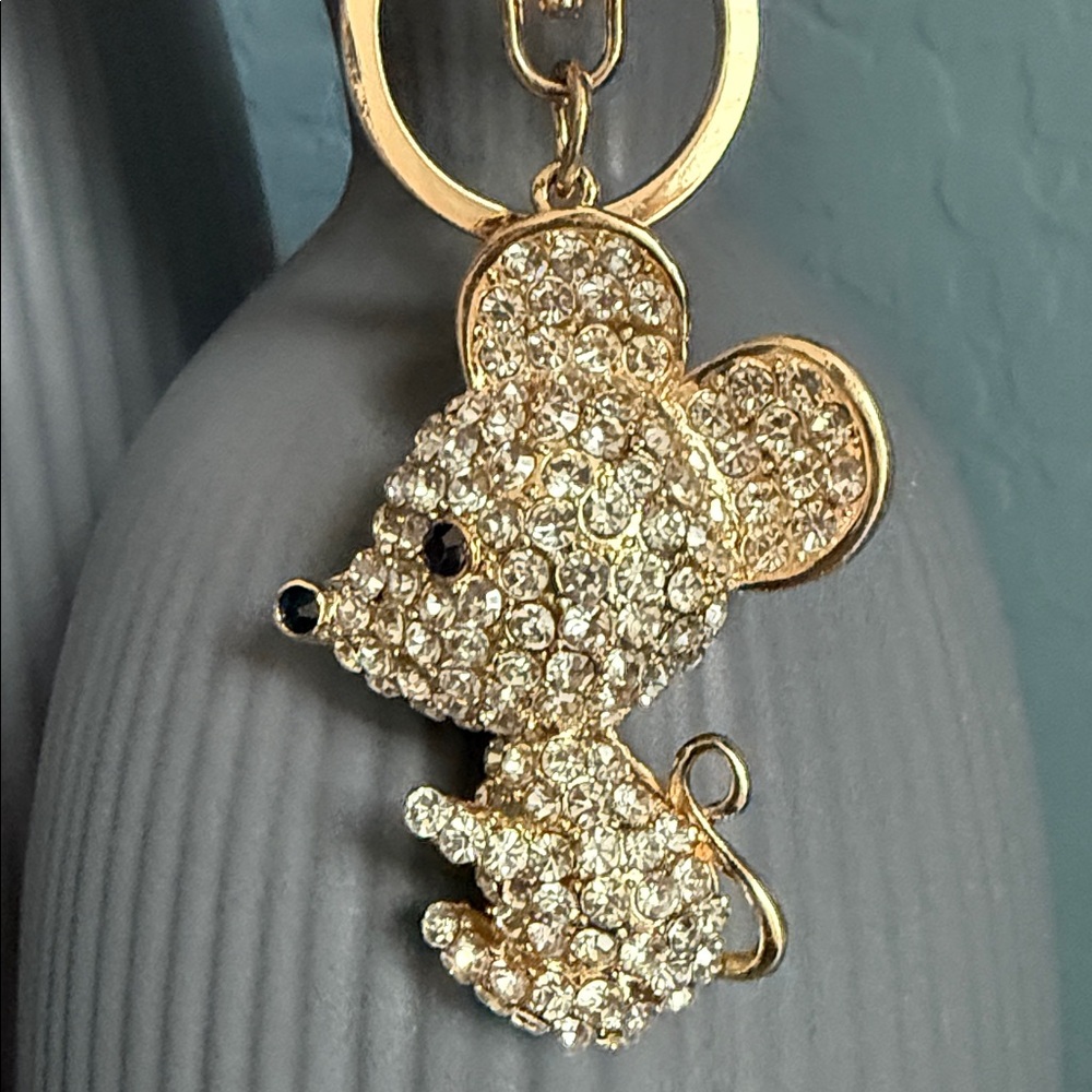 Gold Crystal Mouse Keychain - Picture 2 of 3